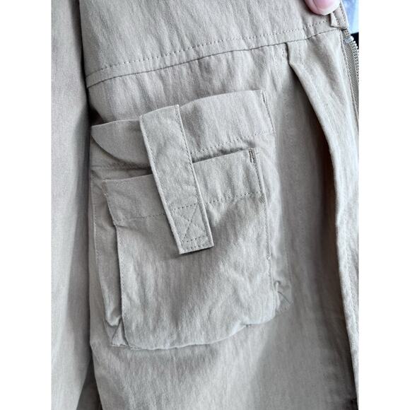 Duluth Trading Vest Mens L Beige Tan Utility Fishing Outdoor Hunting NWOT - Picture 5 of 13